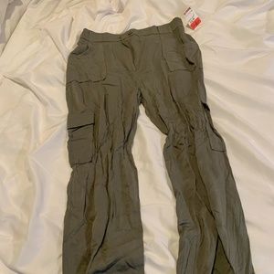 Light Cargo Pants With Tag